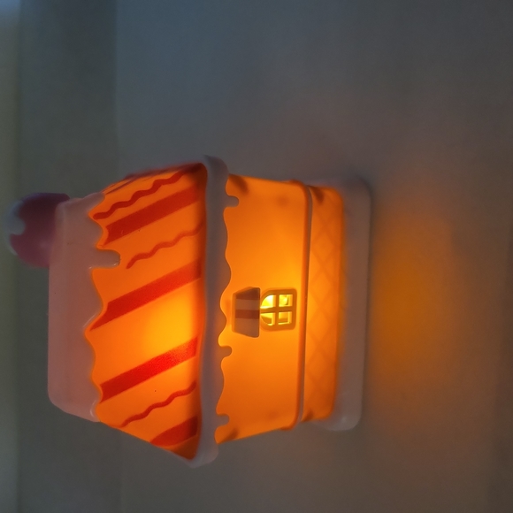 Gingerbread Christmas  lighted blow mold FREE with purchase read description - Picture 3 of 4